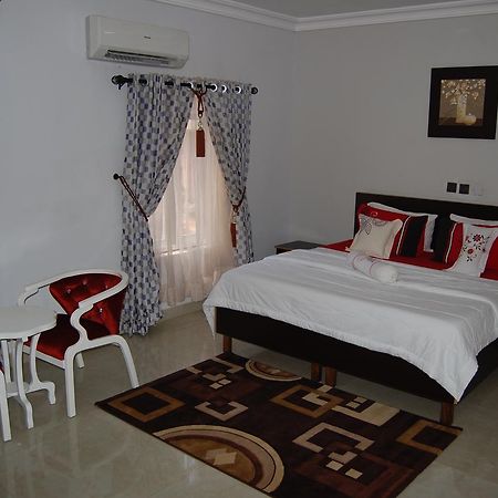 Nue-Crest Hotels & Suites إينوجو المظهر الخارجي الصورة