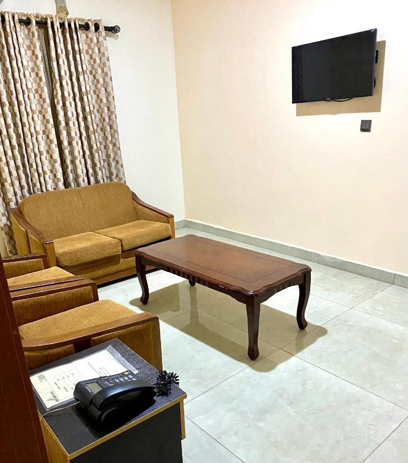 Nue-Crest Hotels & Suites إينوجو المظهر الخارجي الصورة