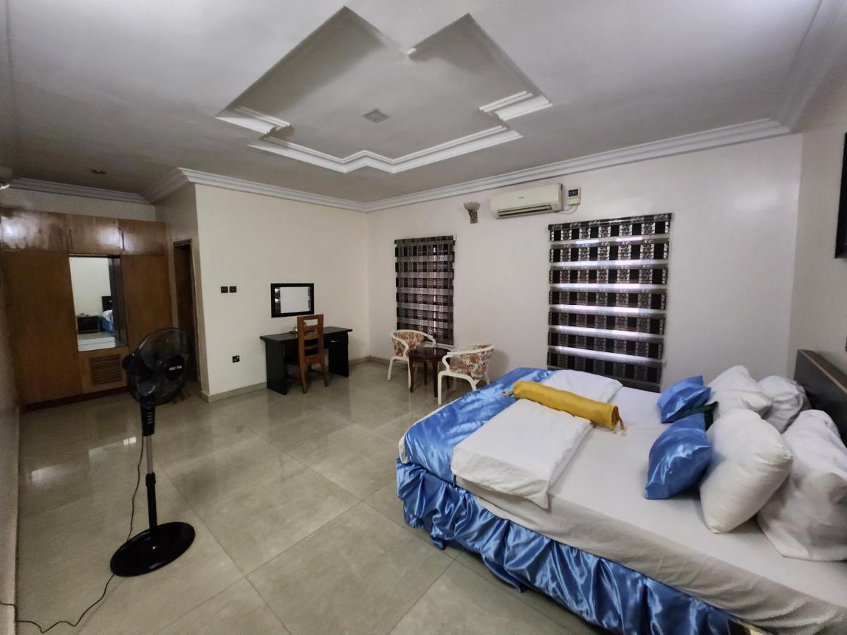 Nue-Crest Hotels & Suites إينوجو المظهر الخارجي الصورة