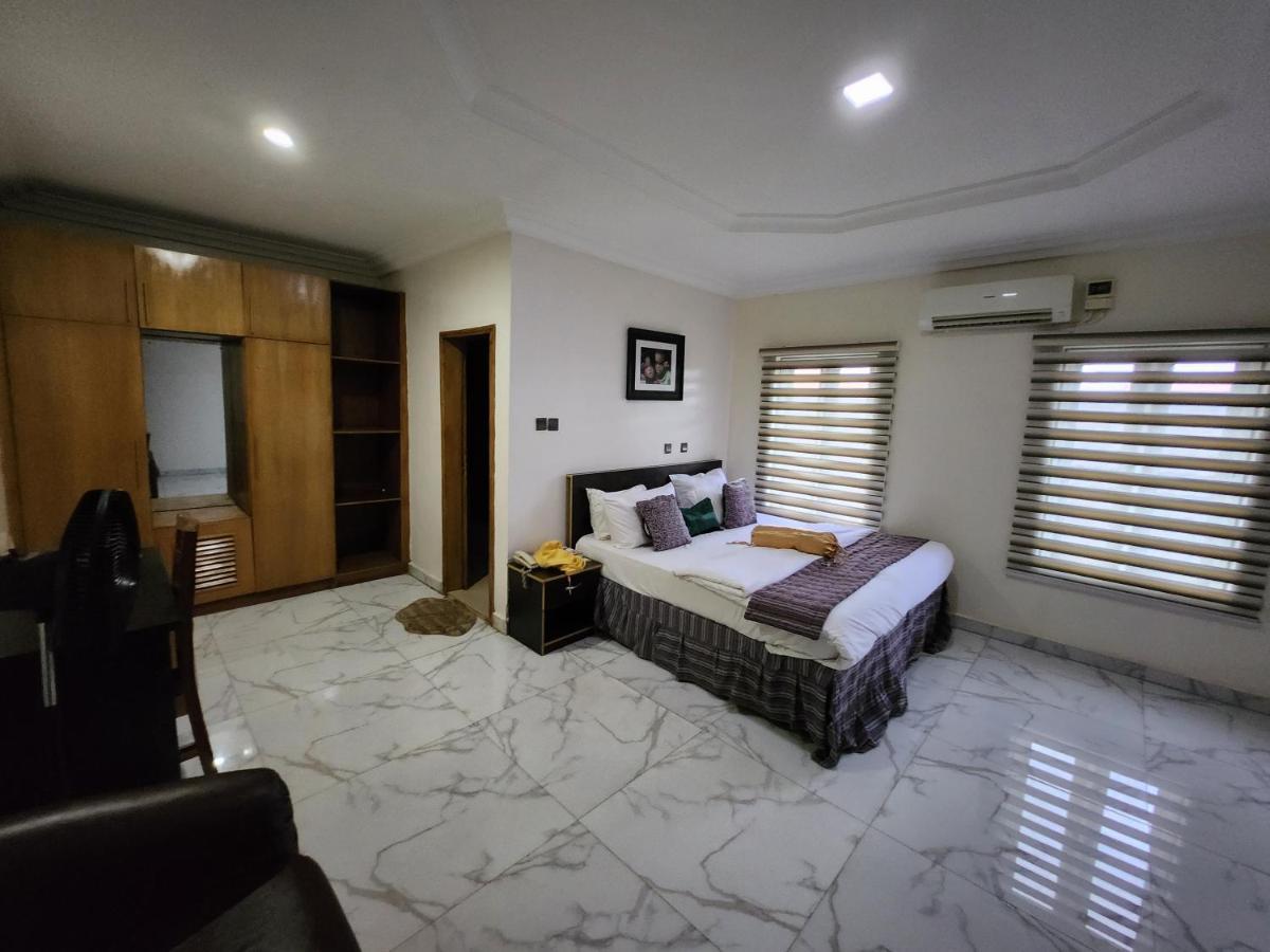 Nue-Crest Hotels & Suites إينوجو المظهر الخارجي الصورة