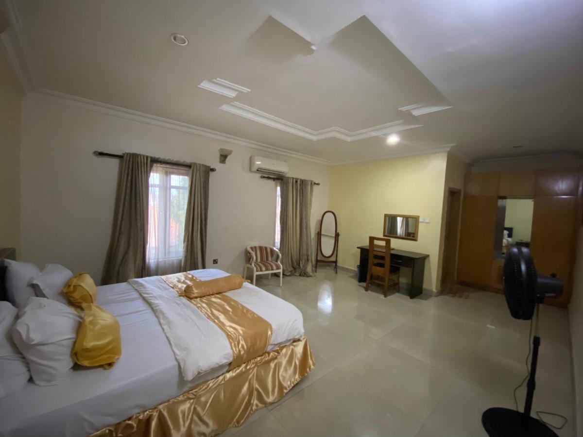 Nue-Crest Hotels & Suites إينوجو المظهر الخارجي الصورة