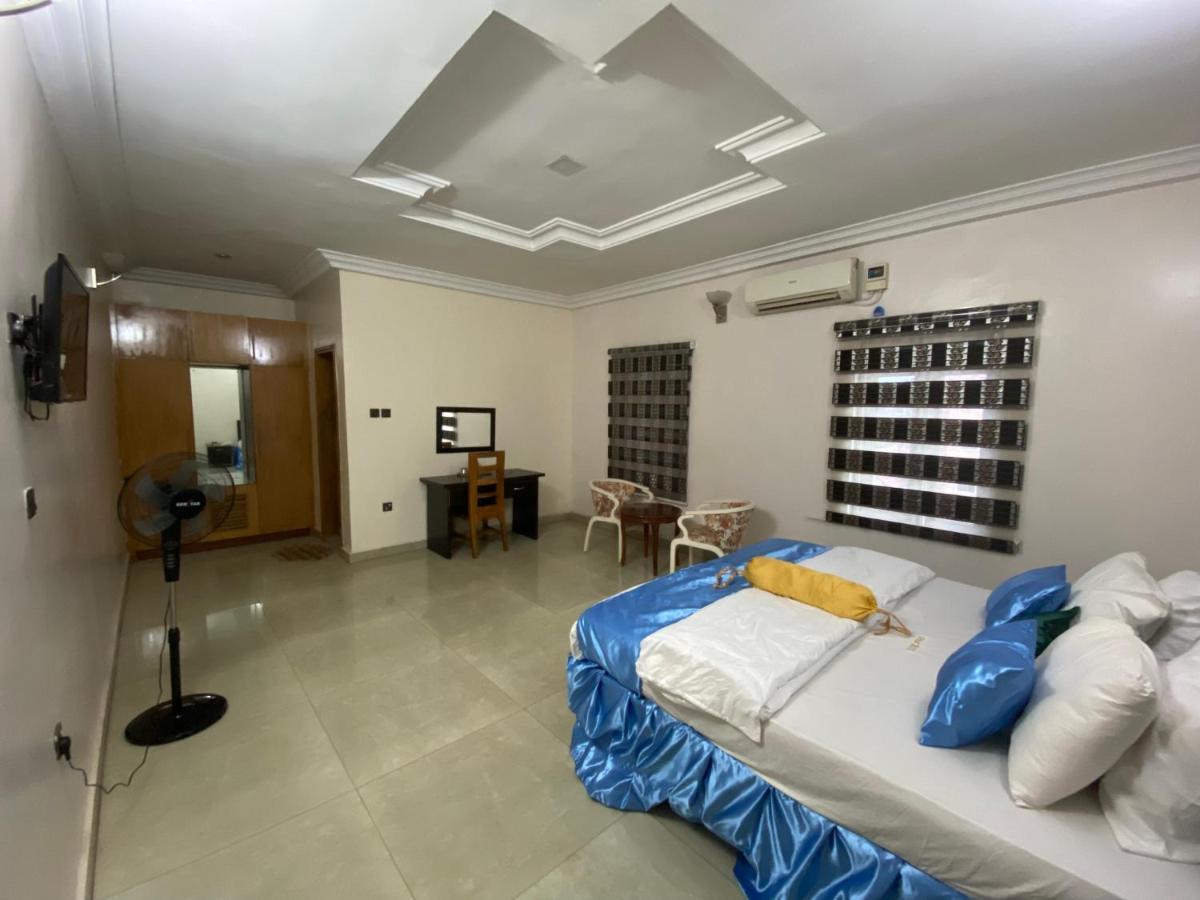 Nue-Crest Hotels & Suites إينوجو المظهر الخارجي الصورة