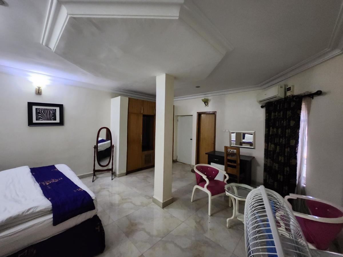 Nue-Crest Hotels & Suites إينوجو المظهر الخارجي الصورة