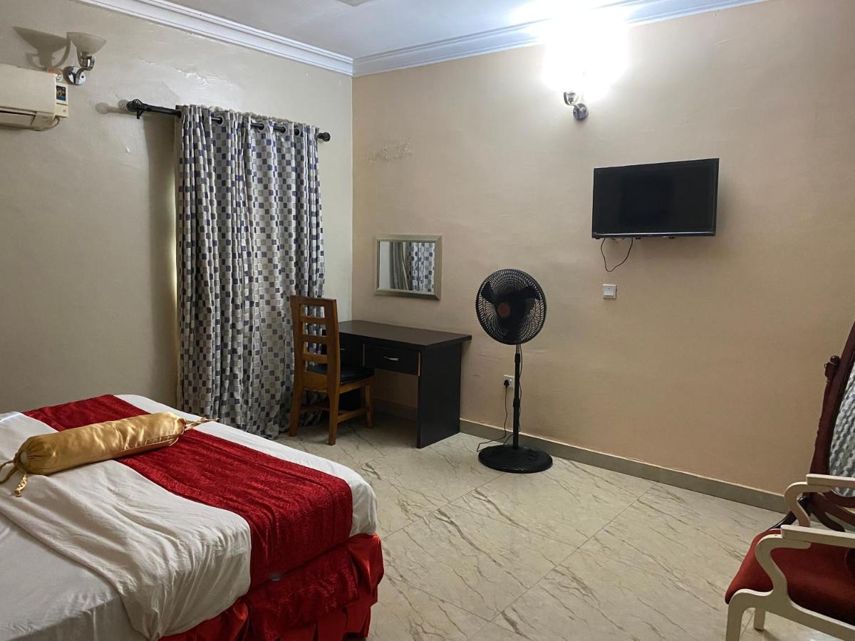 Nue-Crest Hotels & Suites إينوجو المظهر الخارجي الصورة