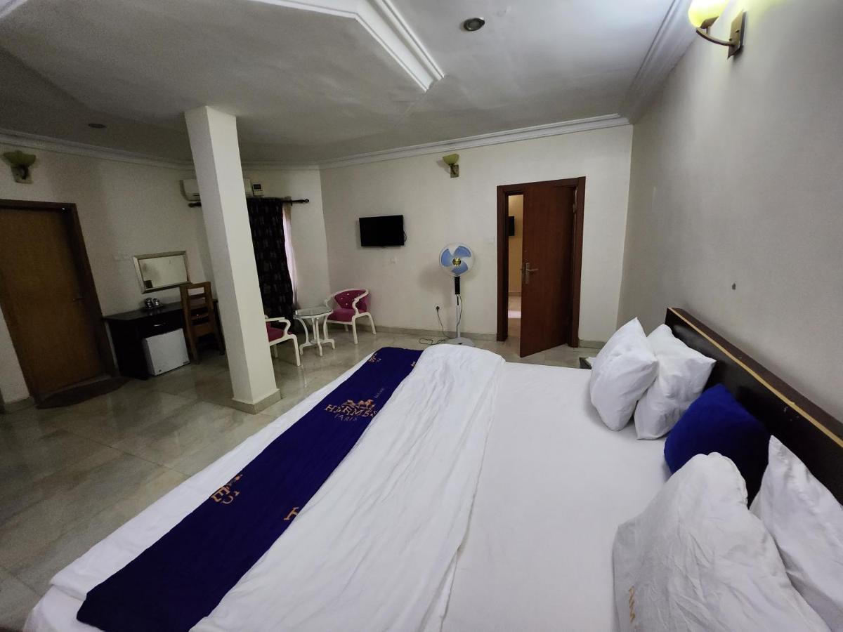 Nue-Crest Hotels & Suites إينوجو المظهر الخارجي الصورة