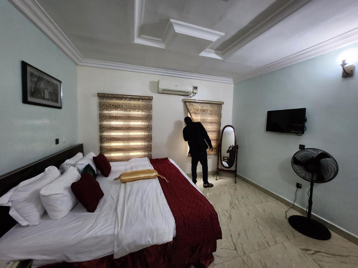 Nue-Crest Hotels & Suites إينوجو المظهر الخارجي الصورة