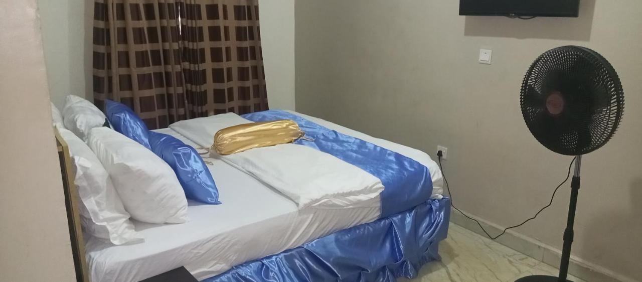 Nue-Crest Hotels & Suites إينوجو المظهر الخارجي الصورة
