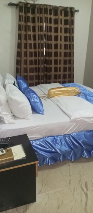 Nue-Crest Hotels & Suites إينوجو المظهر الخارجي الصورة