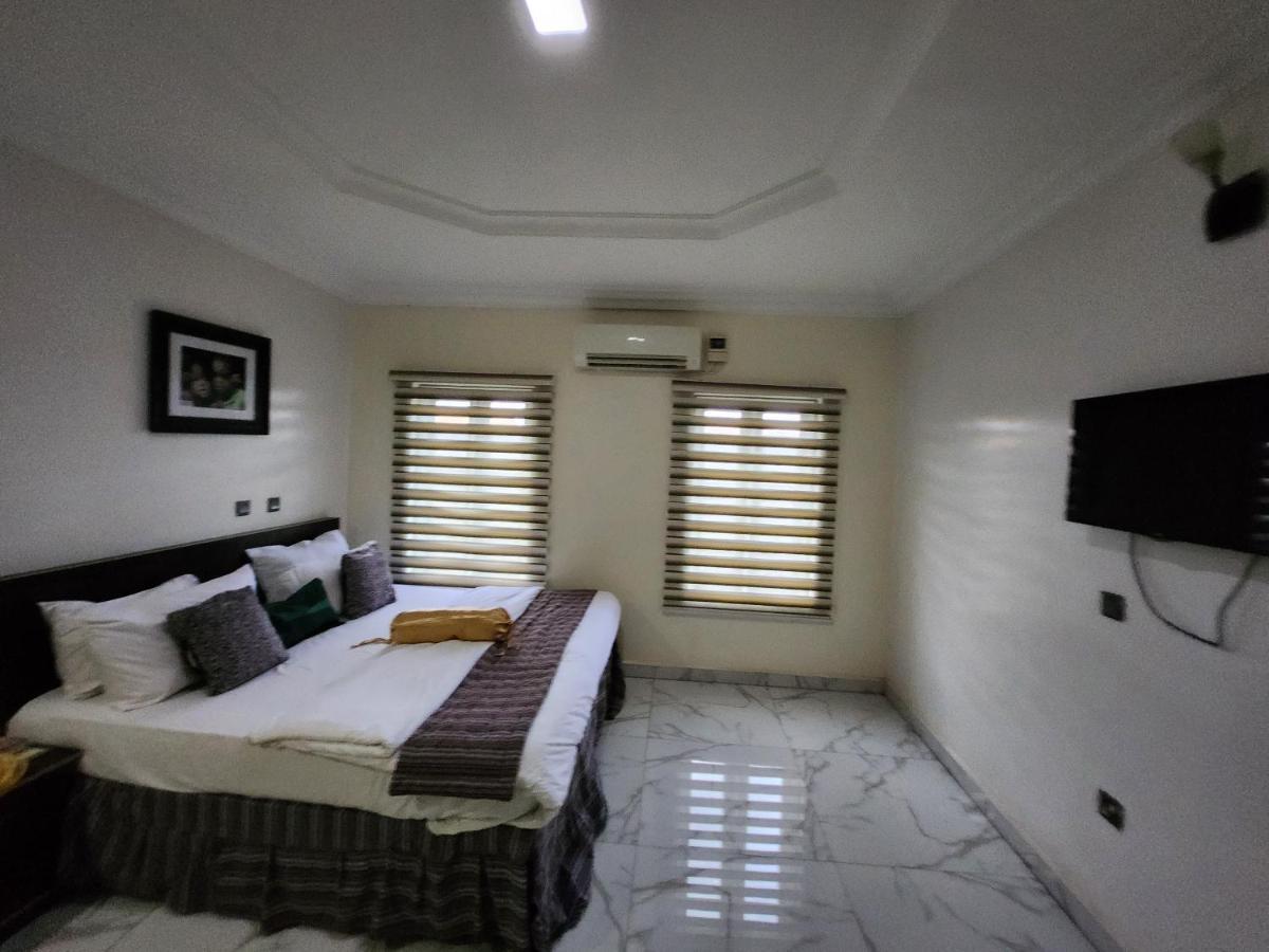 Nue-Crest Hotels & Suites إينوجو المظهر الخارجي الصورة