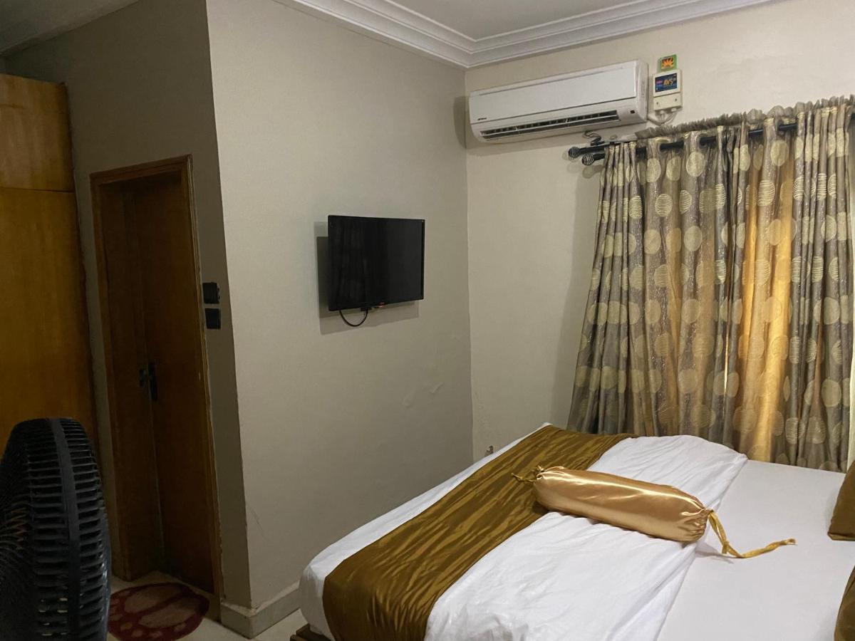 Nue-Crest Hotels & Suites إينوجو المظهر الخارجي الصورة