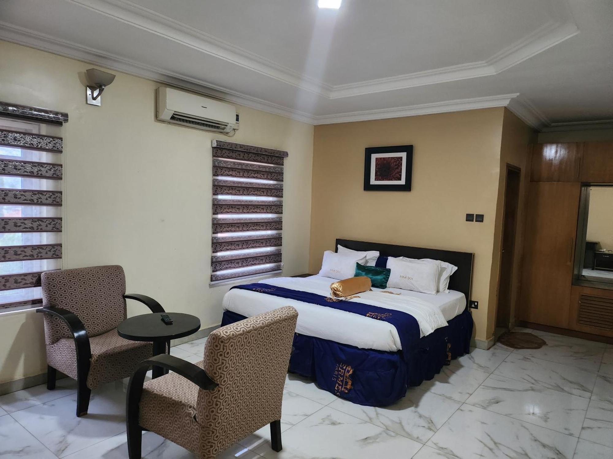 Nue-Crest Hotels & Suites إينوجو المظهر الخارجي الصورة
