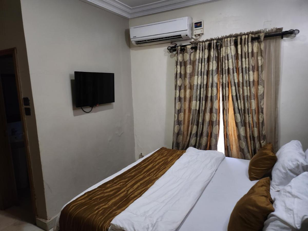 Nue-Crest Hotels & Suites إينوجو المظهر الخارجي الصورة