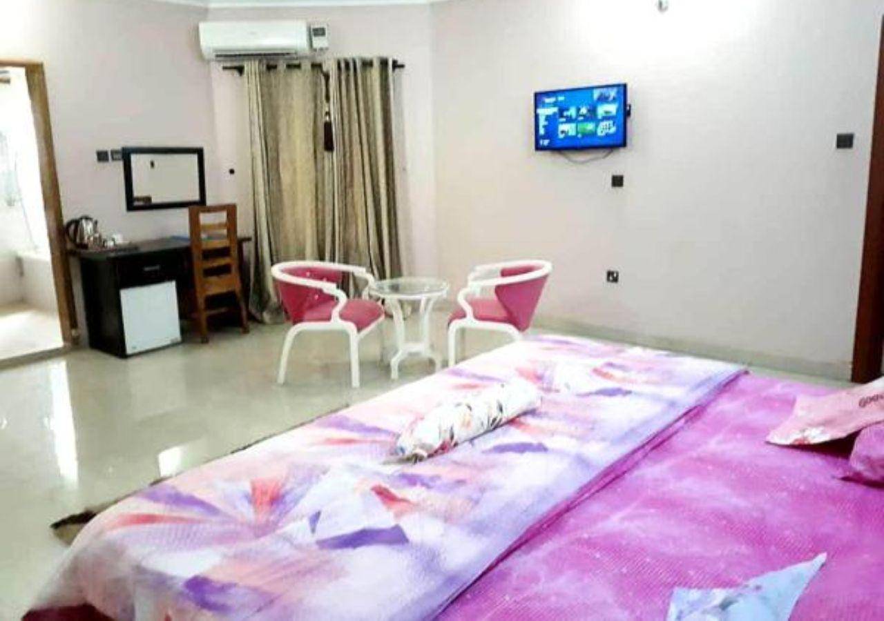 Nue-Crest Hotels & Suites إينوجو المظهر الخارجي الصورة
