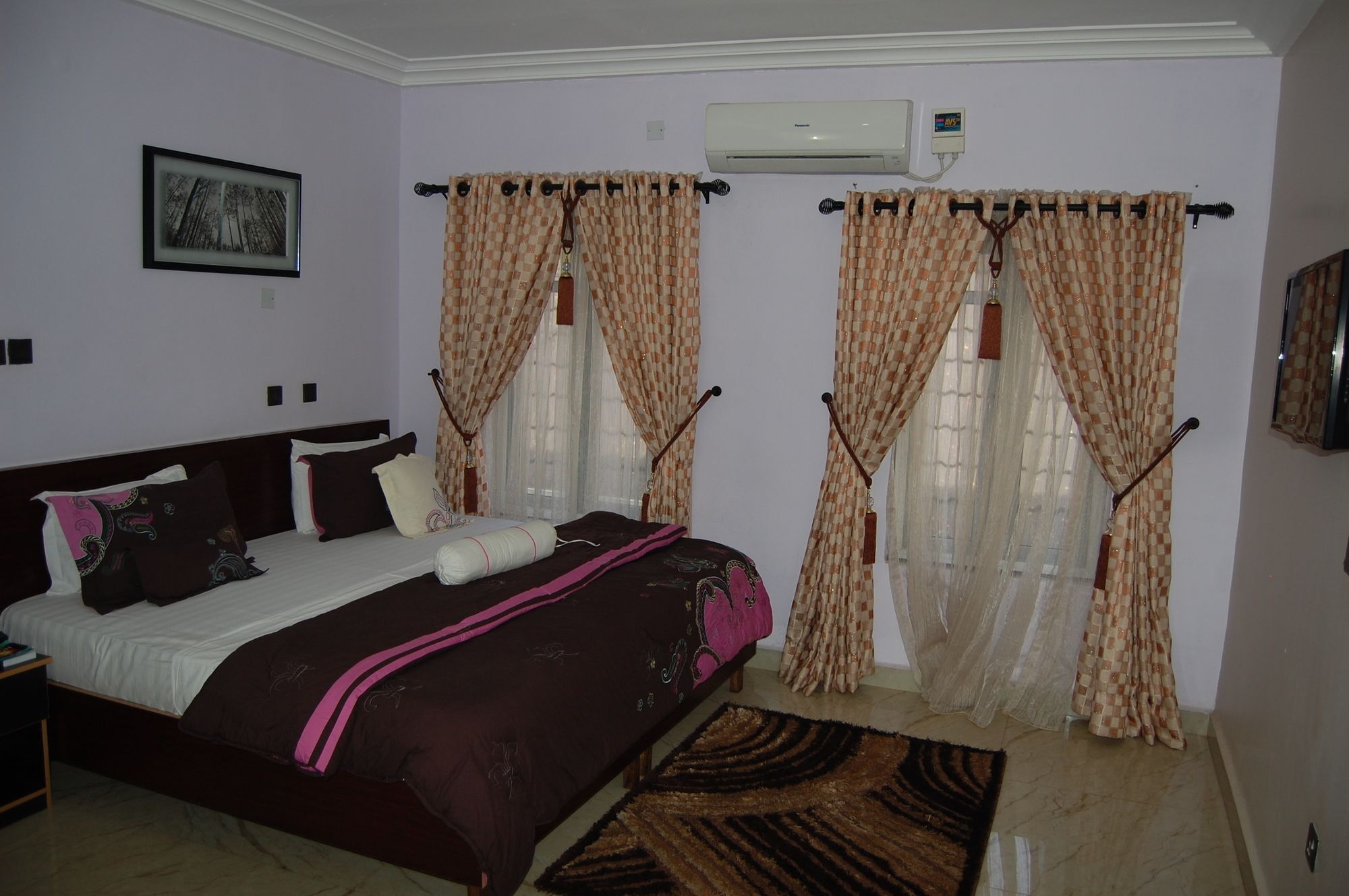 Nue-Crest Hotels & Suites إينوجو المظهر الخارجي الصورة